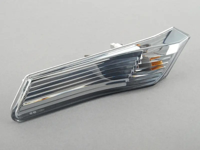 Turn signal repeater 99763103390