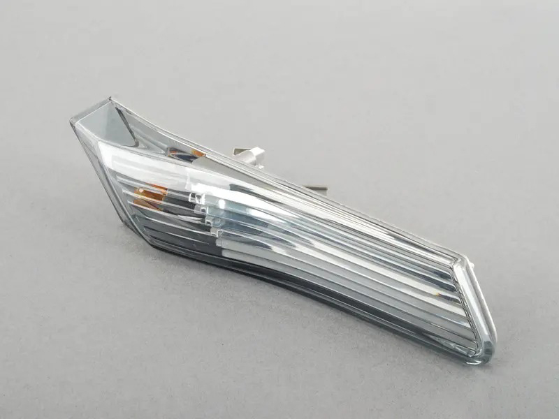 Turn signal repeater 99763103490