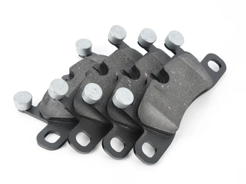 1 set of brake pads for disc brakes 9Y0698451AD