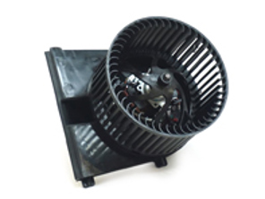 Ventola del riscaldatore. Porsche Boxster / Cayman / 996 / 997 con guida a sinistra - 99662410701, 99657290302, 847603082077, 1J1819021, 1J1819021A, 2311704, 301265, 365428, 395340, 446909, 4486, 4487, 5991028, 611650, 730036N, 741902N, 8EW009100301, 90254005334, 99657290300, 87022, 34066, PM9269, 75810, 009100304, 1J1 819 021 C, 1J1819021C, 3010069, 35291, 5214, 90254005500 - URO-012044, AB8000P, AI8378, BL030006, BM 9354C, F667325R, G99662410701, GA20335, TIY-40167, V15-03-1879-1