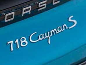 '718 Cayman S' Heckplakette für Porsche 718 (982) Cayman - 98204480082G2X