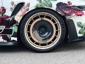 Roue arrière EVO Aero à disque en fibre de carbone. Porsche 992.1 GT3 RS avec jantes en aluminium