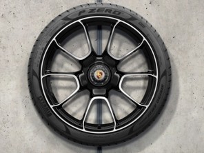 20"/21" Turbo S Exclusive Design Hochglanzschwarz Felgensatz mit Sommerreifen für 992 Turbo / Sport Classic