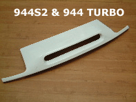 Panel de insignia aerodinámico delantero Porsche 944 S2 / Turbo