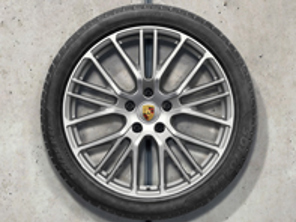 Panamera (971) de 21' Sport de diseño exclusivo en Platinum Silver Llantas de aleación y neumáticos de invierno Porsche original - 971044630P