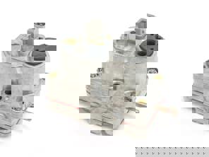 Warm up regulator. Porsche 911 SC Bosch Ref 0438140089 - 0438140089, 91160610509, 911606105JX, 91160610508, 911606105JXEX, 91160610504, 91160610505, PCG606105JX, 91160610506