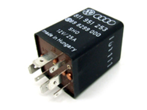 Radiatore olio / relè aria condizionata. Porsche 964/993 - PCG95125400, 811951253