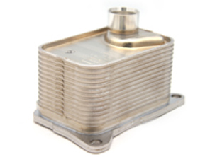 Enfriador de aceite de motor. Porsche 95B Macan 2.0L - 95811702110, 95811702100