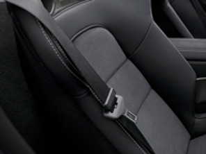 Ceinture de sécurité avant à trois points, noire. Porsche 918 Spyder 2015>> - 95B857705C, 95B857705CHCP, 95B857705COR1, 95B857705COP2, 95B857705COA5, 95B857705COC7, 95B857705COB6, 95B857705C62S, 95B857705CM3C, 95B857705CM7U