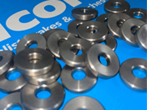 Abstandshalter für vordere Bremssattelbefestigung Porsche 996 GT3 und 997 GT3 - SSC4417X803