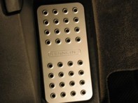 Rennline Dead Pedal perforato. Porsche 955/957 Caienna - P18