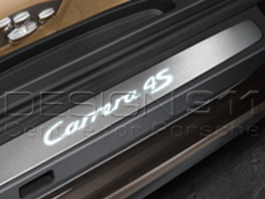Baguettes de bas de caisse en acier inoxydable avec logo, illuminées. Porsche 991 (911) 2014>> - 99104480010, 99104480011, 99104480012, 99104480013, 99104480210, 99104480211, 99104480212, 99104480213, 99104480014, 99104480015, 99104480016, 99104480017, 99104480018