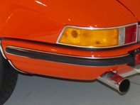 Breiter Gummi und Leisten der hinteren Stoßstangenecke. Porsche 911 ab 1965 - 90150504650, 90150504651, 90150504652, 901.505.046.52, 901 505 046 52 90150504651, 901.505.046.51, 901 505 046 51, 901.505.046.50, 901.505.048.50, 901 505 048 50, 901 505 046 50, 90150504850