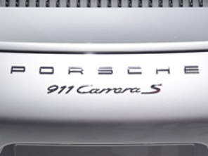 Badge arrière 'PORSCHE 911 CARRERA S' pour Porsche 991.2 - 99104480382041, 99104480382G2X