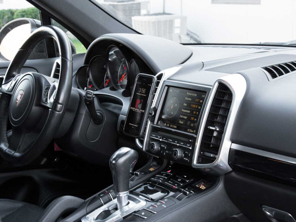 Supporto per telefono magnetico ExactFit. Porsche 958 Caienna - PM01.05, PM0105