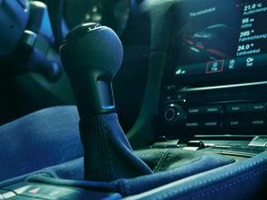 PDK-Gangwahlhebel, Race-Tex, in Schwarz / Tiefseeblau. Porsche 982 Cayman GT4 RS - 982713120A, 982713120A8YR