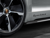Designazione del modello sulle porte. Porsche Taycan Turbo/Turbo S - 9J104480002, 9J104480002041, 9J10448000284A, 9J104480002V04, 9J10448000224K