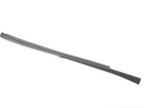 Avant sous le capot à la garniture d'aile. Porsche 987 Boxster / 987C Cayman / 997 - 9975724650302A, 9975724650202A, 9975724660302A, 9975724660202A