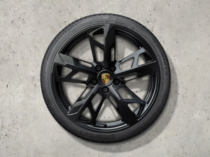 21-inch Cross Turismo design winter wheel-and-tyre set, fully painted in black (high-gloss). Porsche Taycan (MK2) Cross Turismo 2024>> - 9J1073603LB - 9J1073603LB