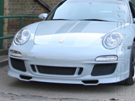 Kit carrozzeria Porsche 997 Sport Classic Look per modelli Porsche 997.1 e 997.2 - 99751222507, 99750541142G2L, 99763105201, 99750555506, 99750580303, 99950555555, 99750598306G2L, 9975055410301C, 99750598502041, 99750598602041, 99750576102, 99750576202, 99770105114, 99750599401, 99762816301, 99761250125, 99750555500GRP, 99750555502GRP, 99750555503GRP, P9972DCTL, 99750434501GRV, 99762267070, 99651298700