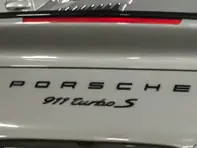 'PORSCHE 911 TURBO S' Schwarzes Heck-Emblem für Porsche 991.2 - 99104480385041