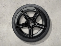 21-inch Mission E design summer wheel-and-tyre set painted in black (high-gloss). Porsche Taycan (MK2) 2024>> - 9J1073663KB - 9J1073663KB