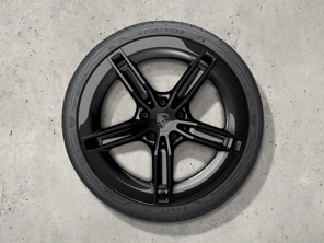 21" Mission E Design Sommerradsatz lackiert in Schwarz (hochglanz). Porsche Taycan (MK2) 2024>> - 9J1073663KB - 9J1073663KB