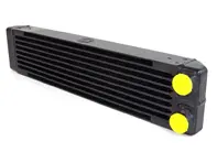 Dual-Pass-Ölkühler mit abgeschrägtem Tank im RSR-Stil. Porsche 911/930 - 8201 - CSF-8201