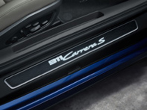 Listelli sottoporta in alluminio argento scuro spazzolato, illuminati. Porsche 992.1 - 99204482060