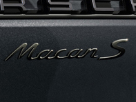 Rear badge MACAN S, in Black (matt). Porsche Macan II / Macan II S - 95B044815710K1, 95B04481571