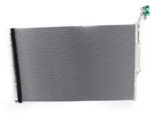Condensador del aire acondicionado del radiador (aire acondicionado). Porsche 958 Cayena - 95857311102
