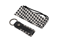 Classic leather keyring with checked fabric SSI. - SSI001