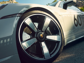 Cerchi in lega leggera Sport Classic da 20/21 pollici, neri (lucidi) e pneumatici estivi Porsche originali - 992044660AK