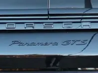 Insignia trasera 'PANAMERA GTS', imprimada. Porsche 971 Panamera 2017>> - 971044880A, 971044880AG2X