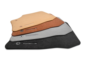 Fußmatten mit Nubukband. Porsche 957 Cayenne LHD (Linkslenker) Fahrzeuge - 95504480262, 95504480462, 95504480473 - 95504480262CU4, 95504480262CR1, 95504480262C2S, 95504480262CT3, 955044801628E5, 95504480462CU4, 95504480462CR1, 95504480462C2S, 95504480462CT3, 95504480473CU4, 95504480473CR1, 95504480473C2S, 95504480473CT3