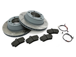 Bremsbeläge und geschlitzte Bremsscheiben hinten. Porsche 996 (1997–2004), Sebro - 99635240104, 98635293911, 99635208602, 99635208600, 99661236501