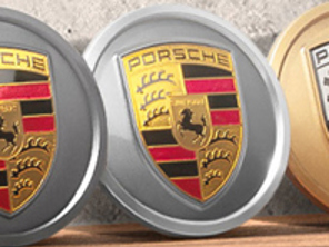 Radkappen in Platinsilber mit farbigem Porsche Wappen für Porsche Taycan / Panamera - 9J1073002