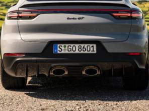 Rear bumper lower centre trim carbon gloss black. Porsche 9YA Cayenne turbo GT Coupe - 9Y0807834MO3G