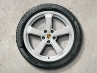 19-/20-Zoll 911 (992) Dakar, weiße Alufelgen und Winterreifen, Original Porsche - 992044600T