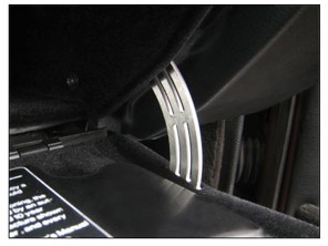 Kit de reparación de bisagra/tope de guantera Rennline. Porsche 944/968 - I09