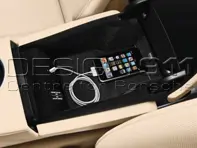 Interfaz de audio universal (AUX, USB, por ejemplo, para iPod®). Porsche Panamera 2014>> - 97004490134
