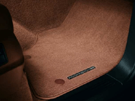 Alfombrillas con ribete de nubuck. Porsche 957 Cayenne RHD - Volante a la derecha - 95504480462CU4, 95504480262L63, 95504480472CS2, 955044802628C3