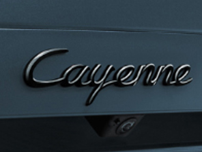 Insigne de capot arrière « Cayenne », en noir (finition brillante). Porsche 9YA Cayenne Turbo Coupé - 9Y004487022041, 9Y004487022