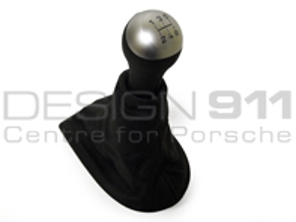 Cuir de changement de vitesse avec poignée en alliage. Porsche 986 Boxster - 986424981058YR, 98642498105VRJ, 98642498105B50