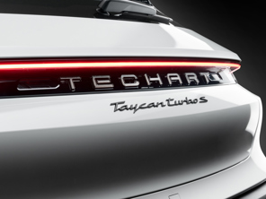 Lettrage arrière TechArt « TECHART ». Porsche 9J1.1 / 9J1.2 Taycan - 09J1.007.000.09, 9J.100.700.001, 9J.100.700.002 - 09J1.007.000.09