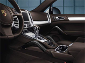 Türgriffe und Mittelkonsole in Carbon. Porsche 958 Cayenne - 95804480072