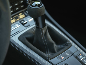 PDK-Sportknopf- und Stiefel-Upgrade-Kit, schwarzes Race-Tex / blaue Nähte. Porsche 718 / 991.2 / 991 GT3 - 982713120AQT0