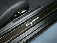 Baguettes de bas de caisse en carbone avec logo, illuminées. Porsche 987C Caïman - 98704480037, 98704480038, 98755199103