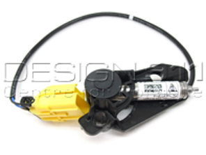 Aktuator für vorderes Motorhaubenscharnier. Porsche 970 Panamera - 97051135203, 97051135103