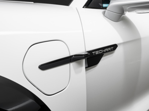 TechArt Zierblende mit TECHART Logo. Porsche 9J1.1 / 9J1.2 Taycan - 09J.100.360.009 - 09J.100.360.009